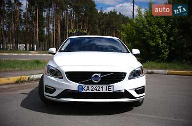 Седан Volvo S60 2016 в 