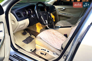 Седан Volvo S60 2012 в 