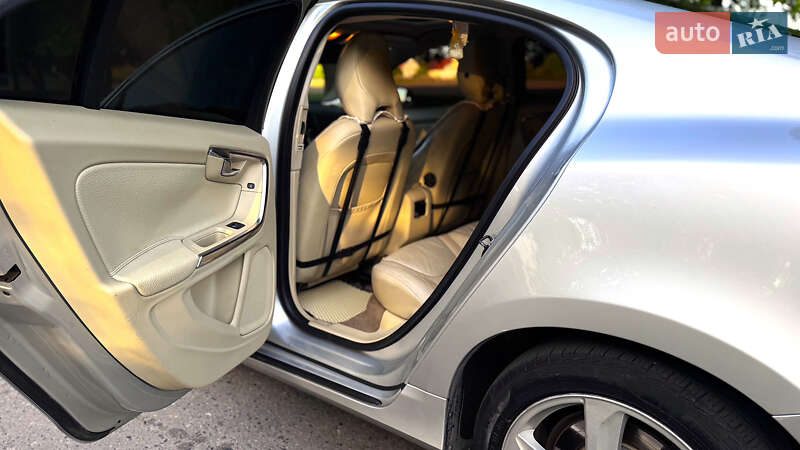 Седан Volvo S60 2012 в Ромнах фото 31 Седан Volvo S60 2012 в Ромнах