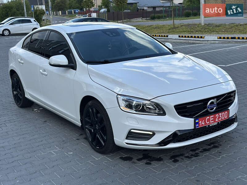 Седан Volvo S60 2017 в 