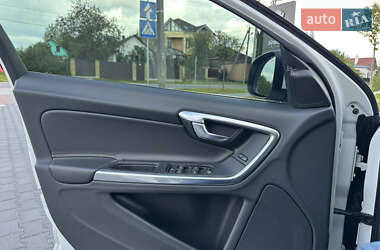 Седан Volvo S60 2017 в 