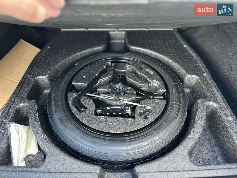 Седан Volvo S60 2017 в Львові