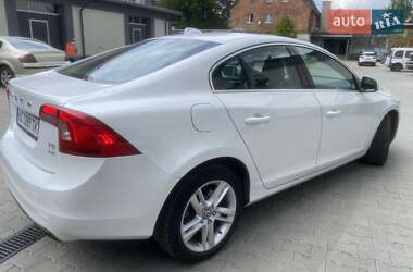 Седан Volvo S60 2014 в 