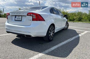 Седан Volvo S60 2015 в 