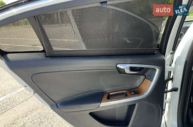 Седан Volvo S60 2015 в 