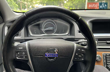 Седан Volvo S60 2015 в 