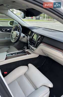 Седан Volvo S60 2019 в 