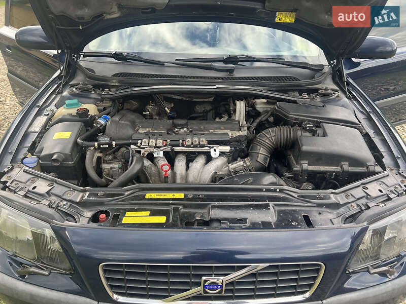 Седан Volvo S60 2001 в Долине