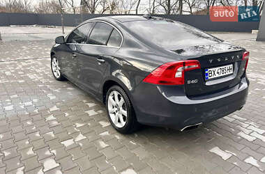 Седан Volvo S60 2015 в 
