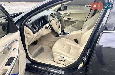 Седан Volvo S60 2015 в 