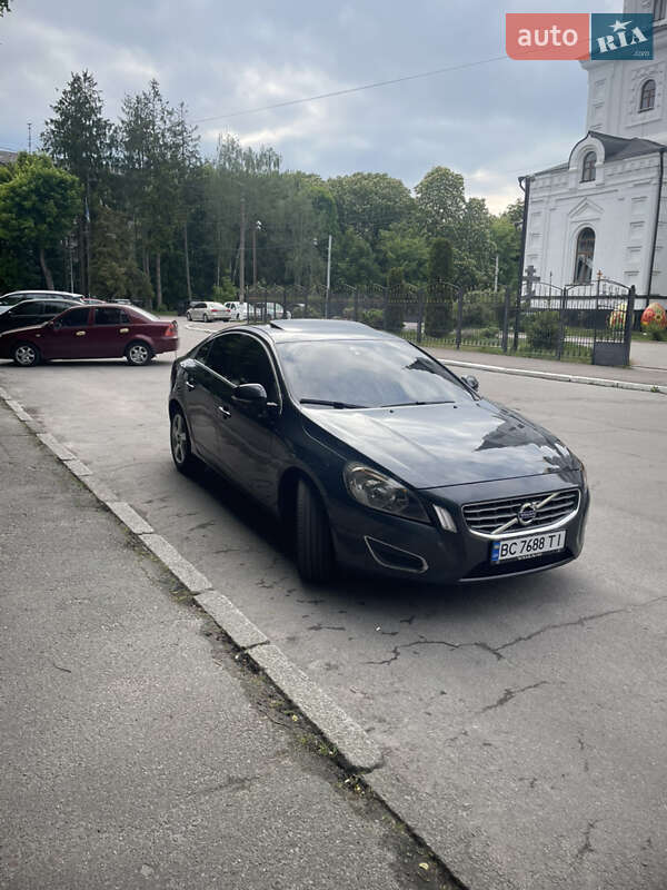 Седан Volvo S60 2010 в Житомире