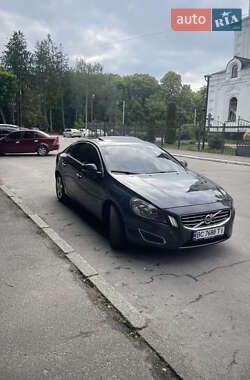 Седан Volvo S60 2010 в 