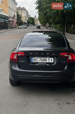 Седан Volvo S60 2010 в 