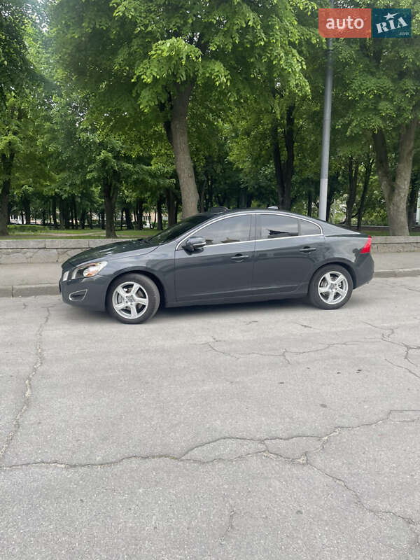 Седан Volvo S60 2010 в Житомире