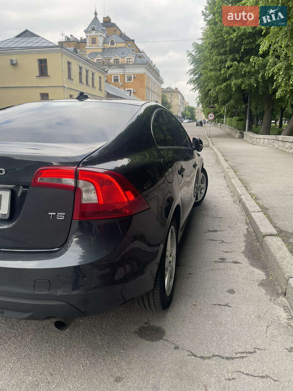 Седан Volvo S60 2010 в Житомире