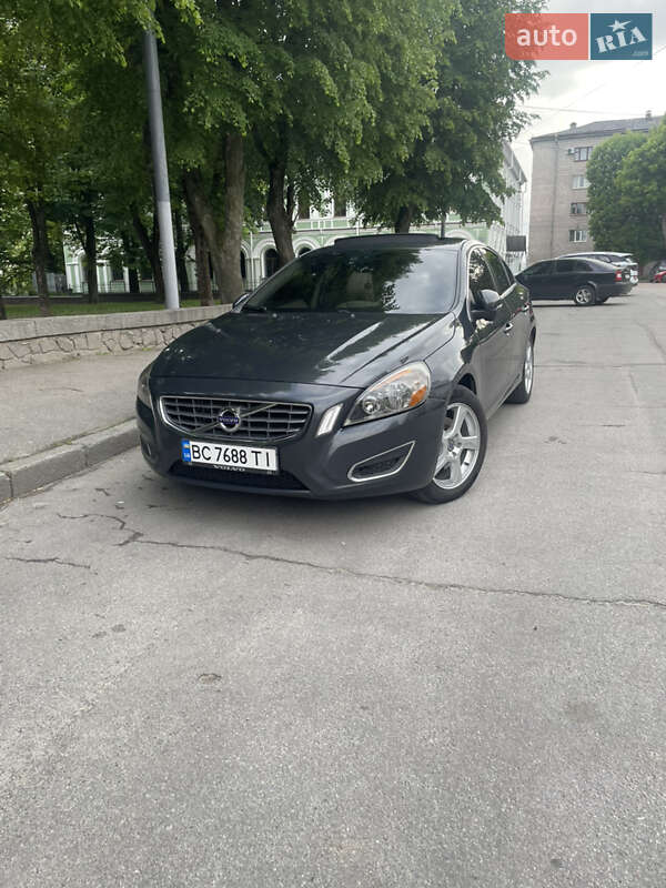 Седан Volvo S60 2010 в Житомире