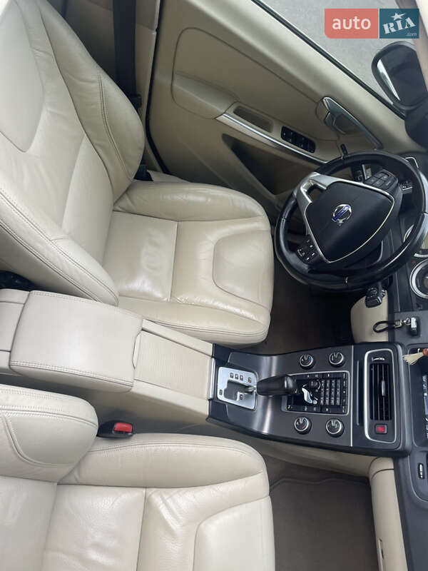 Седан Volvo S60 2010 в Житомире