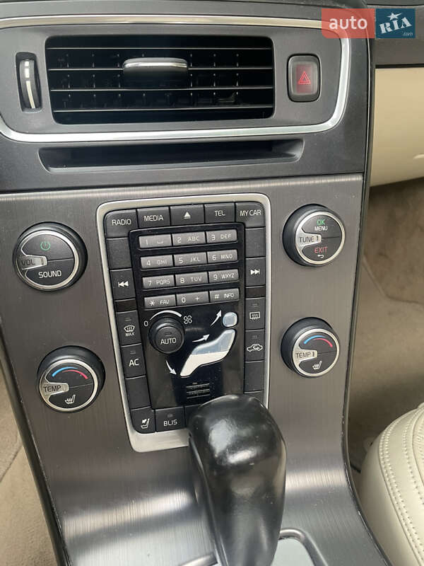 Седан Volvo S60 2010 в Житомире