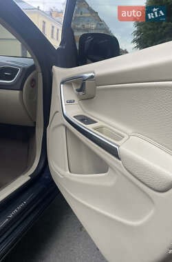 Седан Volvo S60 2010 в 