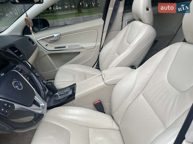 Седан Volvo S60 2010 в Житомире