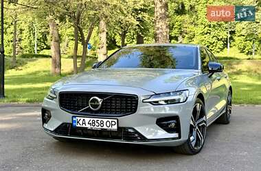 Седан Volvo S60 2024 в 
