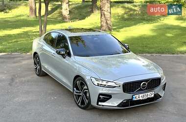 Седан Volvo S60 2024 в 