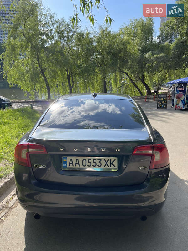 Седан Volvo S60 2011 в Києві
