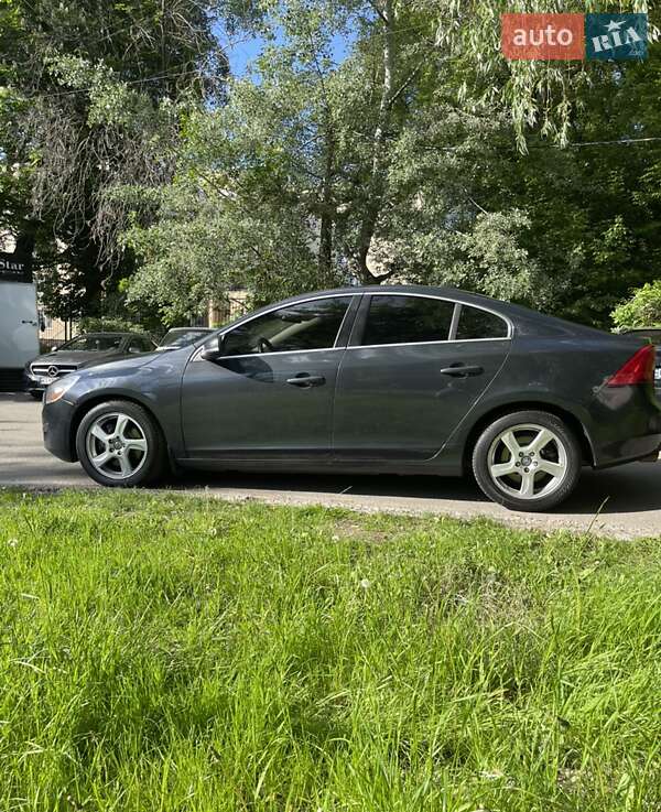 Седан Volvo S60 2011 в Києві