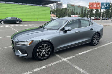 Седан Volvo S60 2019 в Киеве