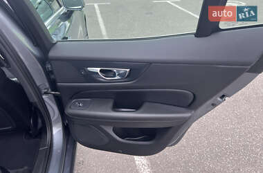 Седан Volvo S60 2019 в 