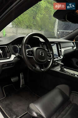 Седан Volvo S60 2019 в 