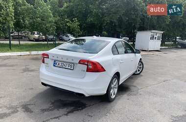 Седан Volvo S60 2015 в 