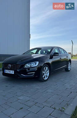 Седан Volvo S60 2016 в Здолбунове