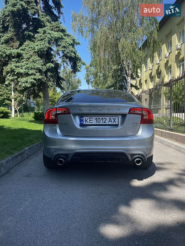 Седан Volvo S60 2016 в Днепре