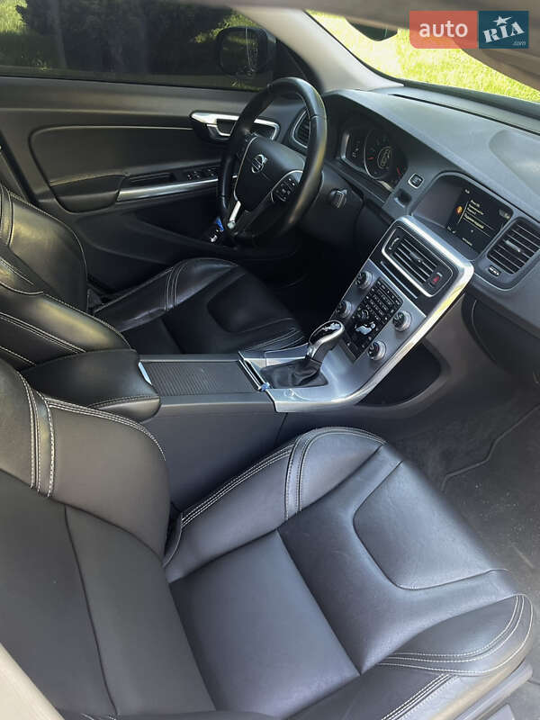Седан Volvo S60 2016 в Днепре