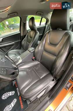 Седан Volvo S60 2012 в 