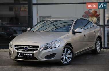 Седан Volvo S60 2014 в Харькове