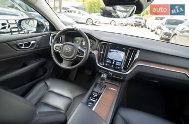 Седан Volvo S60 2021 в 