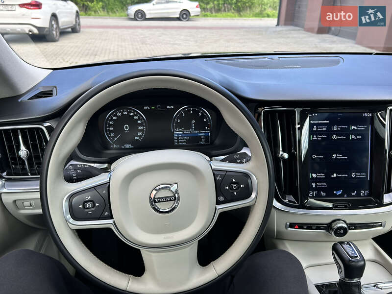 Седан Volvo S60 2019 в Рівному