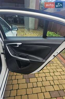 Седан Volvo S60 2014 в 