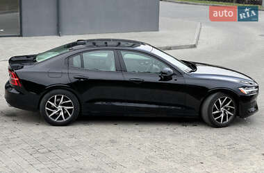 Седан Volvo S60 2019 в 