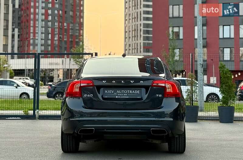Седан Volvo S60 2014 в Киеве