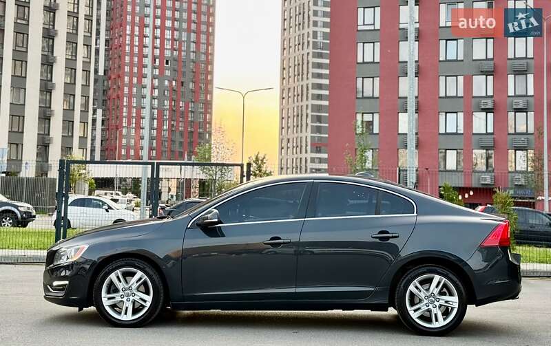 Седан Volvo S60 2014 в Киеве