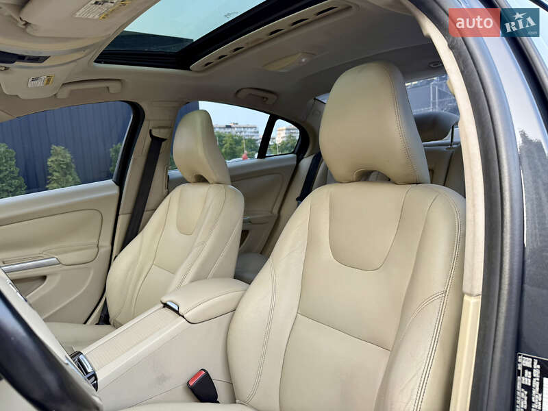 Седан Volvo S60 2014 в Киеве