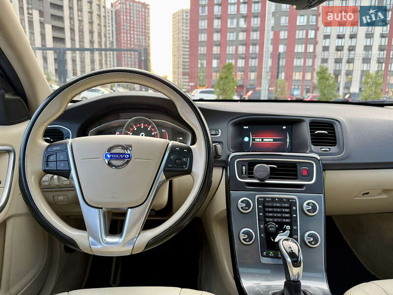 Седан Volvo S60 2014 в Киеве