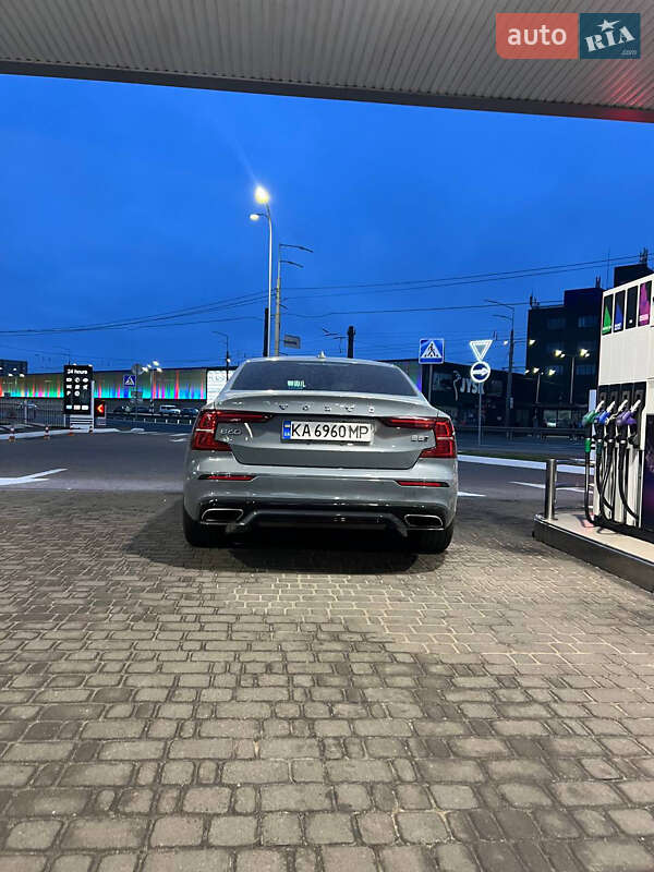 Седан Volvo S60 2021 в Киеве