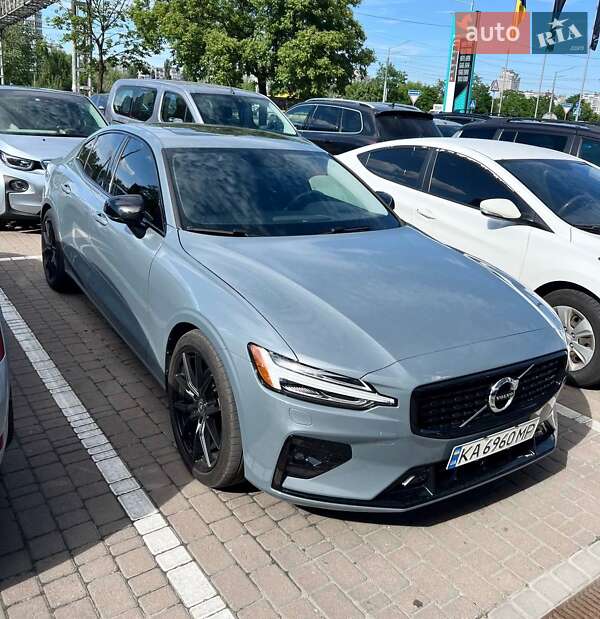 Седан Volvo S60 2021 в 