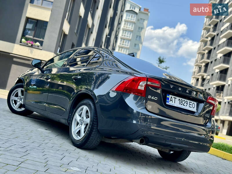 Седан Volvo S60 2014 в Ивано-Франковске