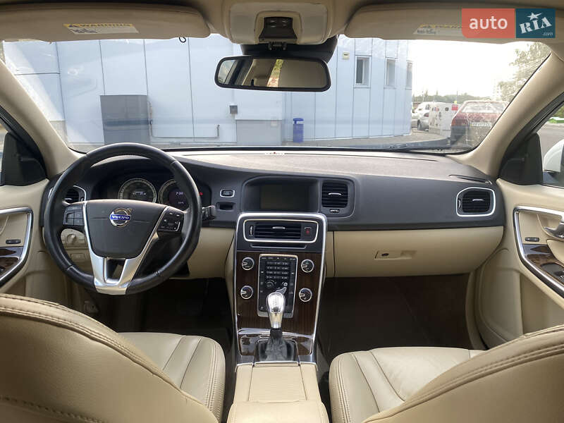 Седан Volvo S60 2012 в Полтаве