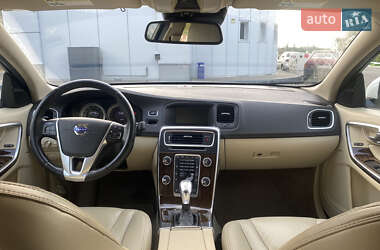 Седан Volvo S60 2012 в 